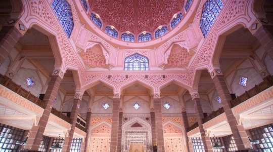 ピンクモスク（プトラモスク）